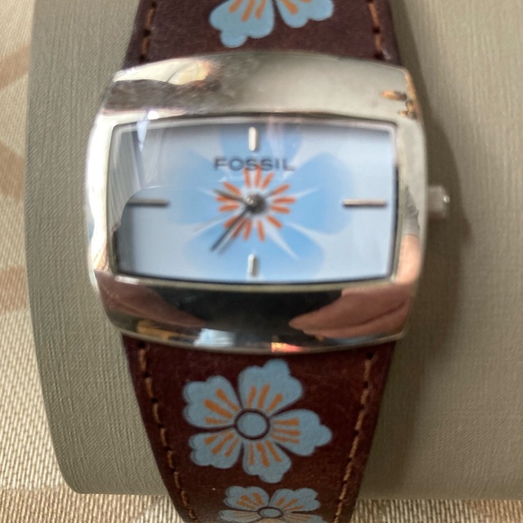 Fossil Ladies JR-8348 Analogue Fashion Leather Strap Wristwatch NOS Box New Batt - Picture 4 of 8